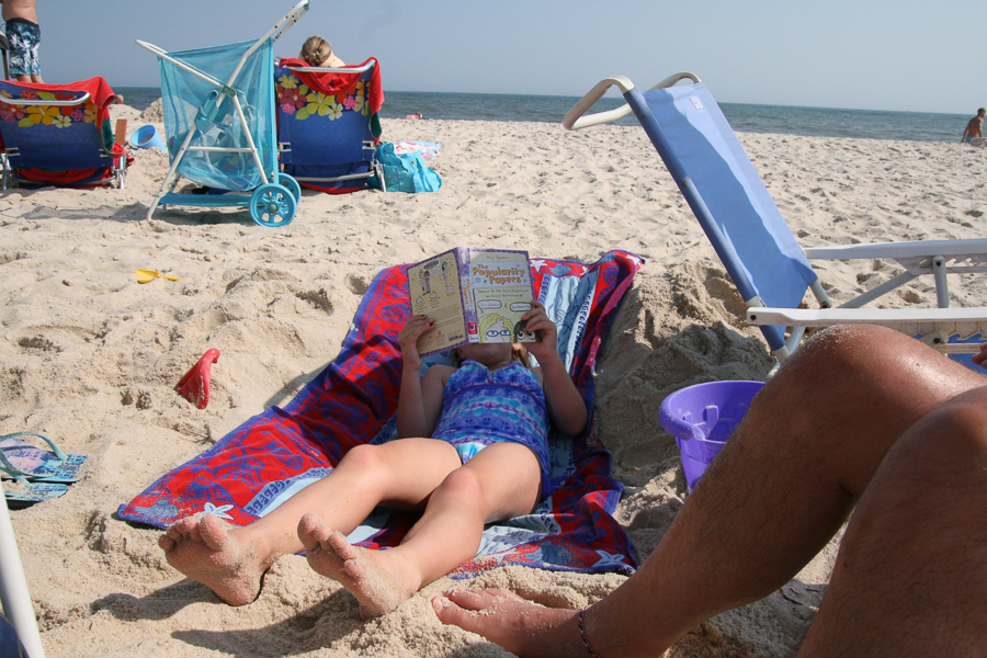 The Moo just readas and reads....even in a pit in the sand
