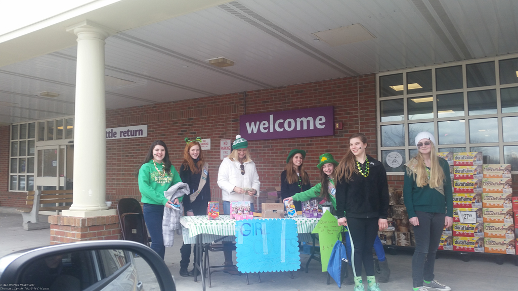 Troop 1090 selling out of cookies at Stop n Shop  ~~  Going for those Great Advneture or Dorney Park trip dollars!!!!!!!!